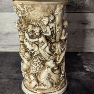 Capidomente Vase